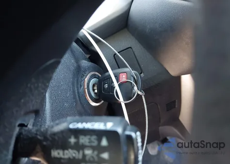 2017 Toyota Rav4 Le z USA, uszkodzony, nr VIN 2T3ZFREV8HW397575